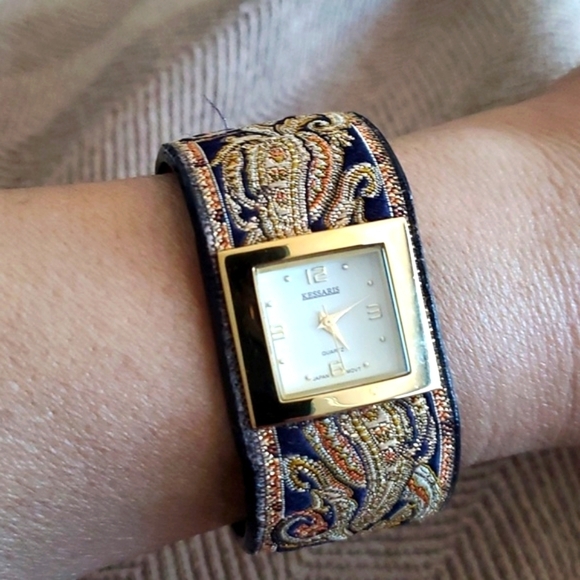 KESSARIS QUARTZ WATCH PAISLEY BOHO FESTIVAL BLACK GOLD SQUARE FACE FLEXIBLE BAND - Picture 2 of 10